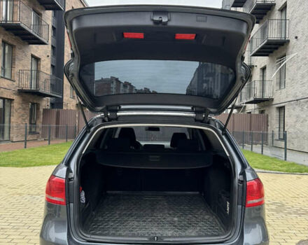 Сірий Фольксваген Пассат, об'ємом двигуна 1.6 л та пробігом 220 тис. км за 9500 $, фото 12 на Automoto.ua