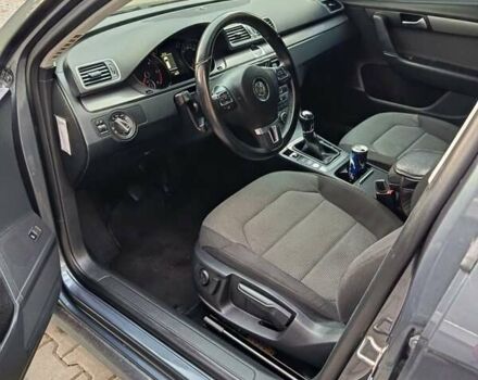 Серый Фольксваген Пассат, объемом двигателя 1.6 л и пробегом 218 тыс. км за 11500 $, фото 25 на Automoto.ua