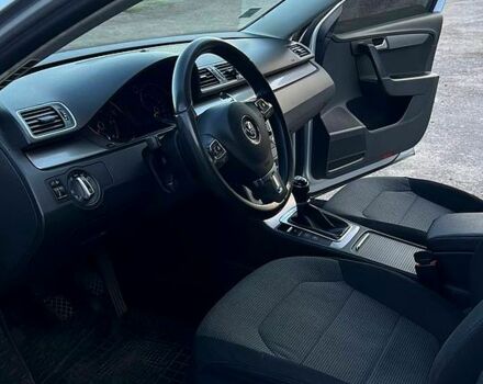 Серый Фольксваген Пассат, объемом двигателя 1.6 л и пробегом 350 тыс. км за 9000 $, фото 9 на Automoto.ua