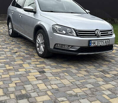 Фольксваген Пассат 2013 в Дубровице на Automoto.ua Серый Фольксваген Пассат, объемом двигателя 1.97 л и пробегом 332 тыс. км за 10500 $, фото 1 на Automoto.ua