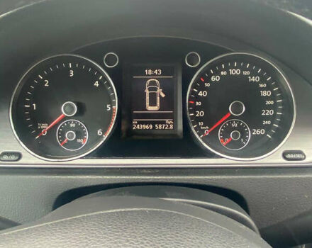 Серый Фольксваген Пассат, объемом двигателя 1.97 л и пробегом 244 тыс. км за 10300 $, фото 6 на Automoto.ua