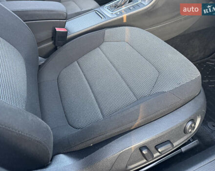 Серый Фольксваген Пассат, объемом двигателя 1.6 л и пробегом 229 тыс. км за 10999 $, фото 31 на Automoto.ua