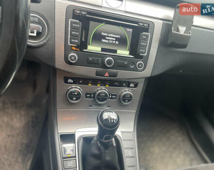 Серый Фольксваген Пассат, объемом двигателя 1.97 л и пробегом 317 тыс. км за 11200 $, фото 6 на Automoto.ua