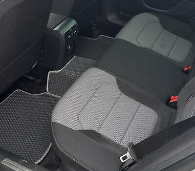 Фольксваген Пассат 2013 в Дубровице на Automoto.ua Серый Фольксваген Пассат, объемом двигателя 1.97 л и пробегом 332 тыс. км за 10500 $, фото 8 на Automoto.ua