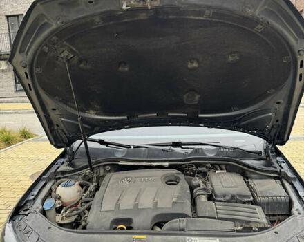 Сірий Фольксваген Пассат, об'ємом двигуна 1.6 л та пробігом 220 тис. км за 9500 $, фото 13 на Automoto.ua