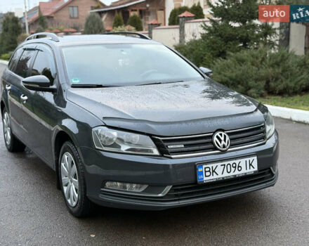Серый Фольксваген Пассат, объемом двигателя 1.6 л и пробегом 301 тыс. км за 10200 $, фото 2 на Automoto.ua