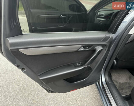 Серый Фольксваген Пассат, объемом двигателя 2 л и пробегом 256 тыс. км за 10999 $, фото 24 на Automoto.ua