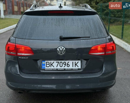 Серый Фольксваген Пассат, объемом двигателя 1.6 л и пробегом 301 тыс. км за 10200 $, фото 6 на Automoto.ua