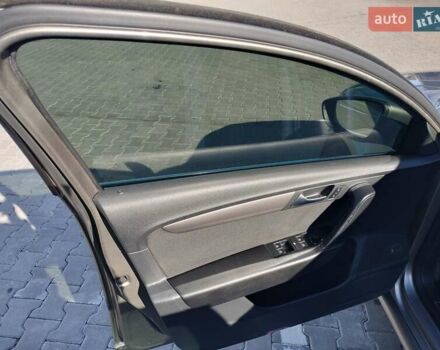 Серый Фольксваген Пассат, объемом двигателя 1.97 л и пробегом 291 тыс. км за 11000 $, фото 3 на Automoto.ua