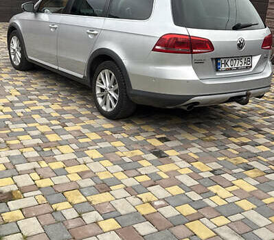 Фольксваген Пассат 2013 в Дубровице на Automoto.ua Серый Фольксваген Пассат, объемом двигателя 1.97 л и пробегом 332 тыс. км за 10500 $, фото 4 на Automoto.ua