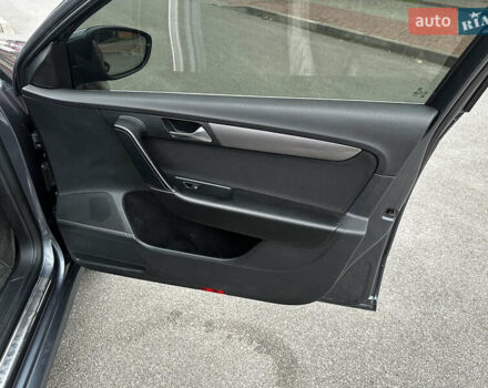 Серый Фольксваген Пассат, объемом двигателя 1.97 л и пробегом 256 тыс. км за 10899 $, фото 19 на Automoto.ua