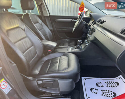 Сірий Фольксваген Пассат, об'ємом двигуна 1.6 л та пробігом 240 тис. км за 10350 $, фото 28 на Automoto.ua