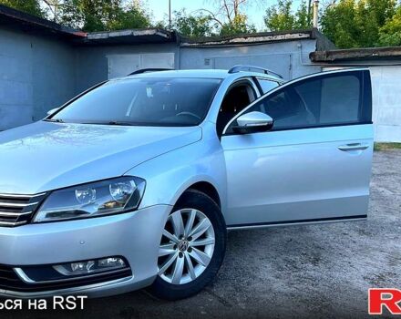 Серый Фольксваген Пассат, объемом двигателя 1.6 л и пробегом 350 тыс. км за 9000 $, фото 2 на Automoto.ua