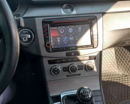 Серый Фольксваген Пассат, объемом двигателя 1.97 л и пробегом 291 тыс. км за 11000 $, фото 7 на Automoto.ua