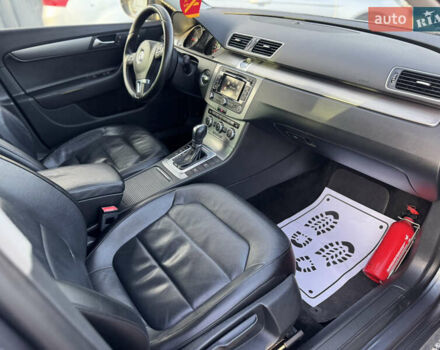 Сірий Фольксваген Пассат, об'ємом двигуна 1.6 л та пробігом 240 тис. км за 10350 $, фото 29 на Automoto.ua