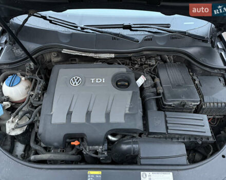 Серый Фольксваген Пассат, объемом двигателя 1.6 л и пробегом 301 тыс. км за 10200 $, фото 9 на Automoto.ua