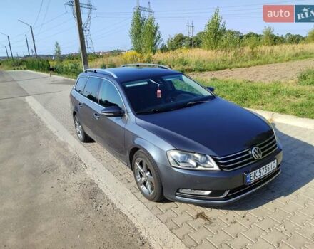 Серый Фольксваген Пассат, объемом двигателя 1.97 л и пробегом 300 тыс. км за 12000 $, фото 9 на Automoto.ua