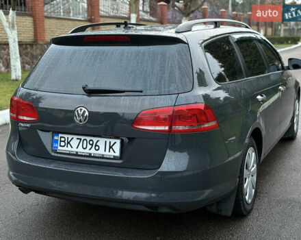 Серый Фольксваген Пассат, объемом двигателя 1.6 л и пробегом 301 тыс. км за 10200 $, фото 3 на Automoto.ua