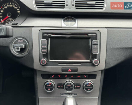 Серый Фольксваген Пассат, объемом двигателя 1.6 л и пробегом 207 тыс. км за 10500 $, фото 25 на Automoto.ua