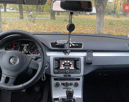 Фольксваген Пассат 2013 в Ужгороде на Automoto.ua Серый Фольксваген Пассат, объемом двигателя 1.6 л и пробегом 294 тыс. км за 9499 $, фото 16 на Automoto.ua