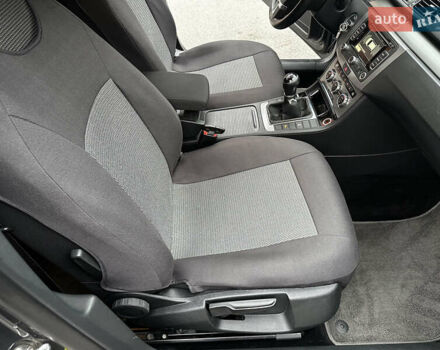 Серый Фольксваген Пассат, объемом двигателя 2 л и пробегом 256 тыс. км за 10999 $, фото 18 на Automoto.ua