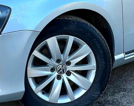 Серый Фольксваген Пассат, объемом двигателя 1.6 л и пробегом 350 тыс. км за 9000 $, фото 4 на Automoto.ua