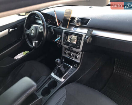 Сірий Фольксваген Пассат, об'ємом двигуна 1.6 л та пробігом 282 тис. км за 7500 $, фото 24 на Automoto.ua