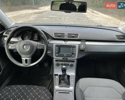 Серый Фольксваген Пассат, объемом двигателя 1.97 л и пробегом 221 тыс. км за 11000 $, фото 16 на Automoto.ua