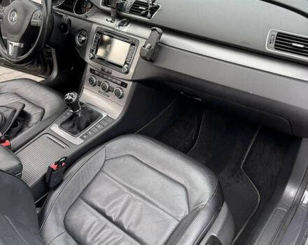 Серый Фольксваген Пассат, объемом двигателя 1.97 л и пробегом 229 тыс. км за 12399 $, фото 9 на Automoto.ua