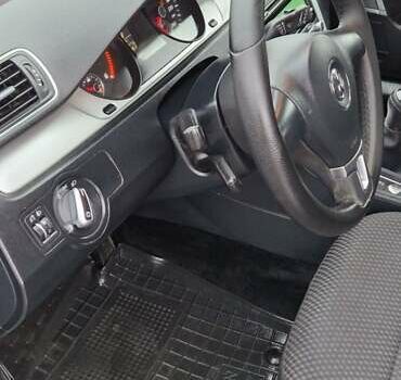 Серый Фольксваген Пассат, объемом двигателя 1.6 л и пробегом 228 тыс. км за 10499 $, фото 13 на Automoto.ua