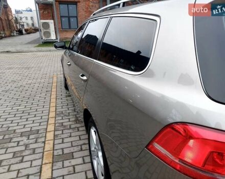 Сірий Фольксваген Пассат, об'ємом двигуна 2 л та пробігом 275 тис. км за 10900 $, фото 19 на Automoto.ua