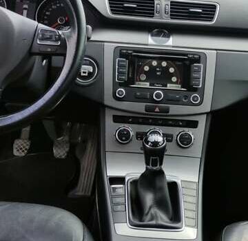 Серый Фольксваген Пассат, объемом двигателя 1.6 л и пробегом 273 тыс. км за 10500 $, фото 40 на Automoto.ua