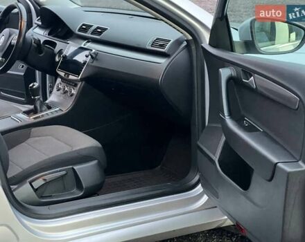 Серый Фольксваген Пассат, объемом двигателя 1.97 л и пробегом 288 тыс. км за 9800 $, фото 10 на Automoto.ua