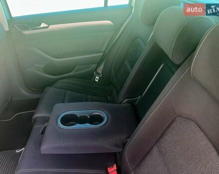 Серый Фольксваген Пассат, объемом двигателя 1.97 л и пробегом 206 тыс. км за 15900 $, фото 31 на Automoto.ua