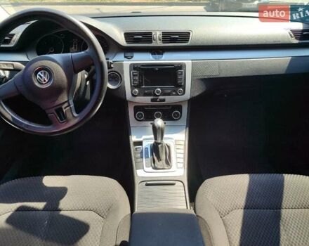 Серый Фольксваген Пассат, объемом двигателя 1.97 л и пробегом 270 тыс. км за 11600 $, фото 4 на Automoto.ua