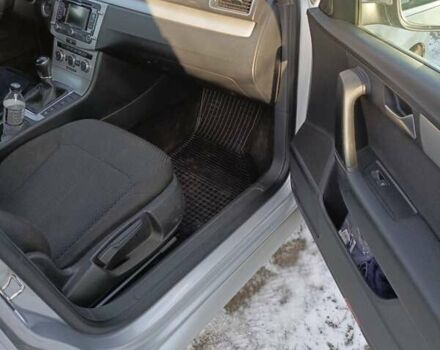 Серый Фольксваген Пассат, объемом двигателя 1.6 л и пробегом 275 тыс. км за 11000 $, фото 12 на Automoto.ua