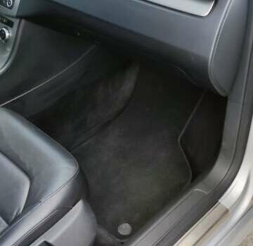 Серый Фольксваген Пассат, объемом двигателя 1.6 л и пробегом 273 тыс. км за 10500 $, фото 36 на Automoto.ua