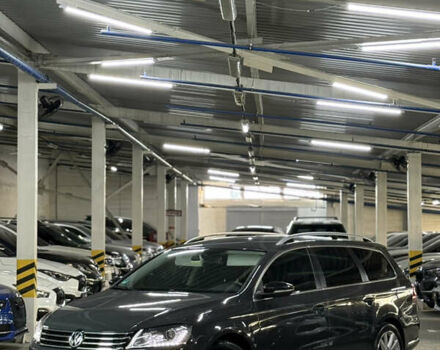 Серый Фольксваген Пассат, объемом двигателя 2 л и пробегом 220 тыс. км за 12900 $, фото 4 на Automoto.ua