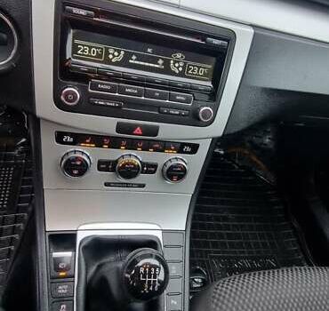 Серый Фольксваген Пассат, объемом двигателя 1.6 л и пробегом 228 тыс. км за 10499 $, фото 14 на Automoto.ua