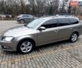 Сірий Фольксваген Пассат, об'ємом двигуна 2 л та пробігом 275 тис. км за 10900 $, фото 27 на Automoto.ua