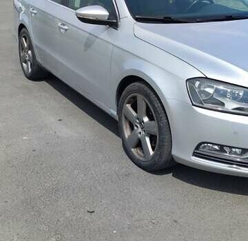 Серый Фольксваген Пассат, объемом двигателя 1.6 л и пробегом 273 тыс. км за 10500 $, фото 1 на Automoto.ua