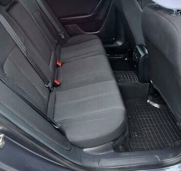 Серый Фольксваген Пассат, объемом двигателя 1.6 л и пробегом 228 тыс. км за 10499 $, фото 19 на Automoto.ua