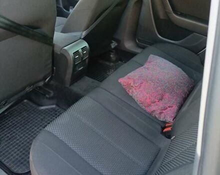 Серый Фольксваген Пассат, объемом двигателя 1.6 л и пробегом 275 тыс. км за 11000 $, фото 7 на Automoto.ua