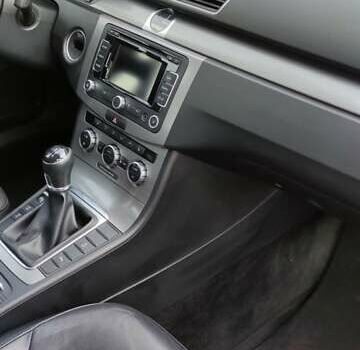 Серый Фольксваген Пассат, объемом двигателя 1.6 л и пробегом 273 тыс. км за 10500 $, фото 39 на Automoto.ua