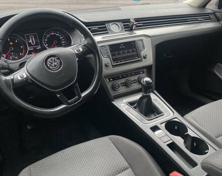 Сірий Фольксваген Пассат, об'ємом двигуна 2 л та пробігом 310 тис. км за 13000 $, фото 5 на Automoto.ua