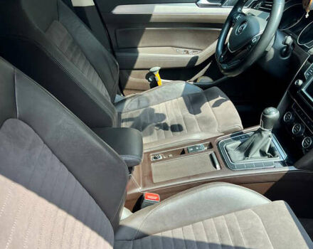 Серый Фольксваген Пассат, объемом двигателя 1.6 л и пробегом 305 тыс. км за 14000 $, фото 7 на Automoto.ua