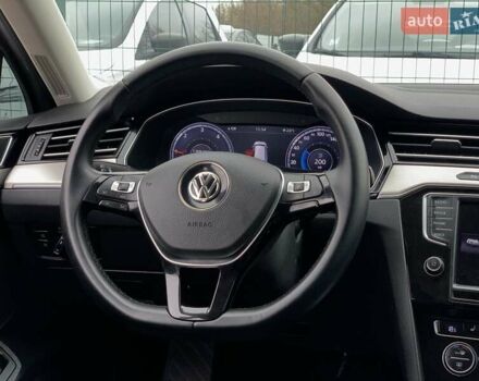 Серый Фольксваген Пассат, объемом двигателя 2 л и пробегом 182 тыс. км за 16455 $, фото 58 на Automoto.ua