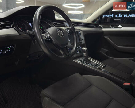 Серый Фольксваген Пассат, объемом двигателя 2 л и пробегом 257 тыс. км за 13599 $, фото 16 на Automoto.ua