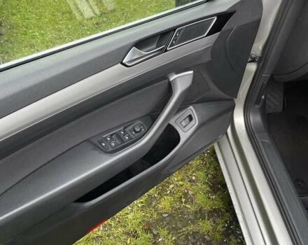 Серый Фольксваген Пассат, объемом двигателя 1.97 л и пробегом 329 тыс. км за 15000 $, фото 6 на Automoto.ua