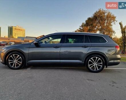 Сірий Фольксваген Пассат, об'ємом двигуна 1.97 л та пробігом 300 тис. км за 14200 $, фото 2 на Automoto.ua